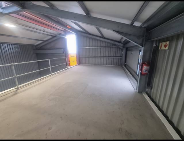400M² WAREHOUSE TO LET IN PHILIPPI